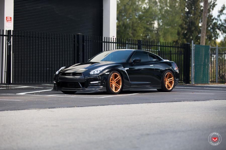 Nissan GT-R on Vossen Wheels (CG-202) '2017